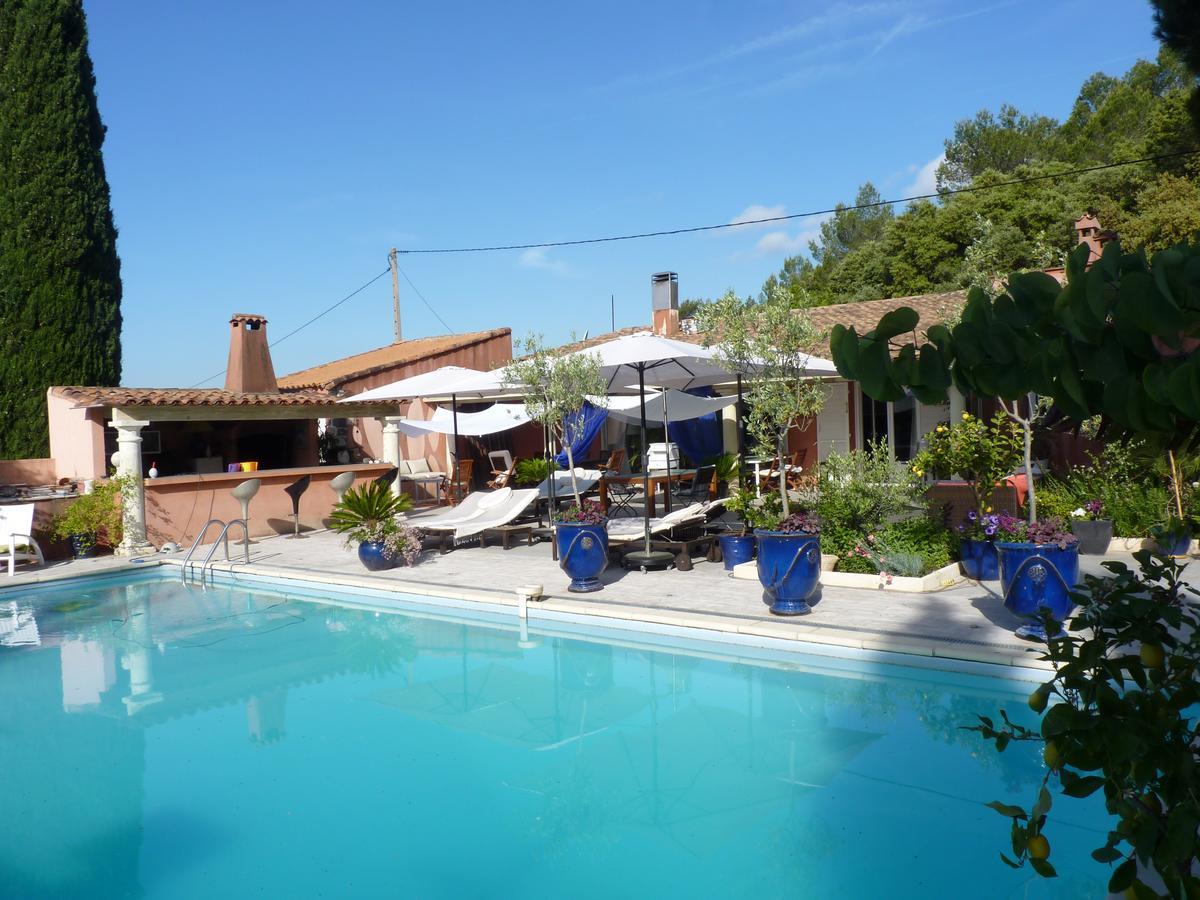 Au Mas Saint Pierre Pignans Exterior foto
